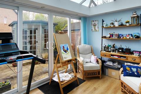 17 Ash Close, Littlehampton, BN17 6FB
