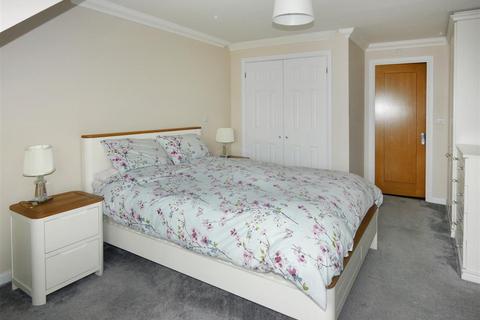 17 Ash Close, Littlehampton, BN17 6FB