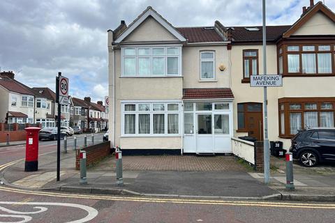 4 bedroom end of terrace house for sale, Mafeking Avenue, Newbury Park