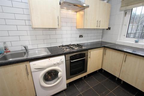 2 bedroom terraced house to rent, Holborn Approach, Leeds