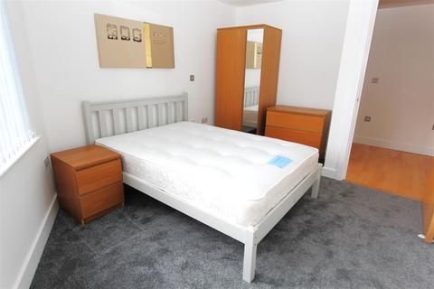 2 bedroom flat to rent, Crozier House, Leeds Dock