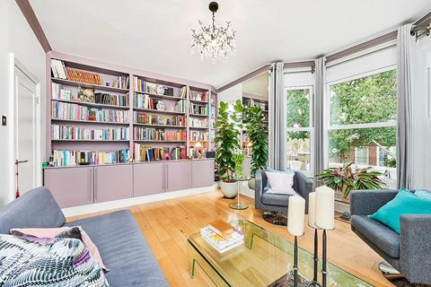 3 bedroom flat for sale, Woodlawn Road, London