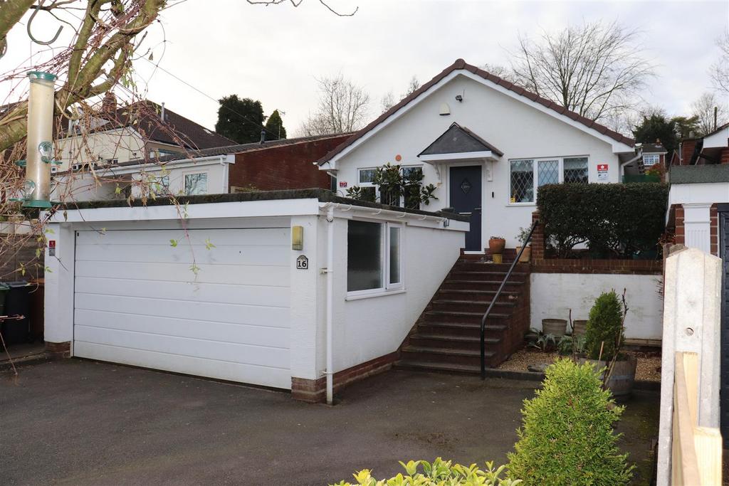 Knights Hill, Aldridge 3 bed detached bungalow £1,500 pcm (£346 pw)
