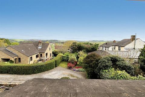 4 bedroom end of terrace house for sale, Town End, Almondbury, Huddersfield, HD5 8NW