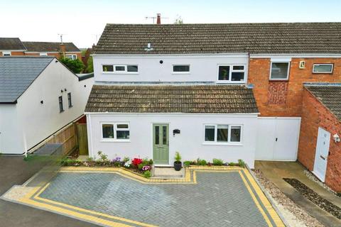 3 bedroom semi-detached house for sale, Sumner Close, Hampton Magna, Warwick