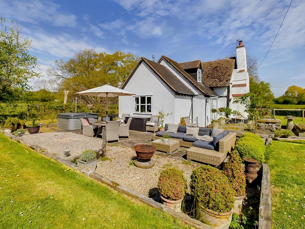 Druggers End Lane, Castlemorton, Malvern 5 bed detached house for sale