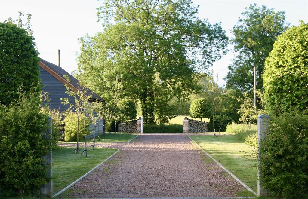 Swallowfields Entrance