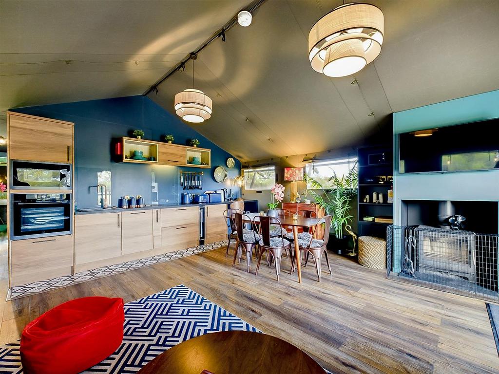 Meadowsweet Lounge/Kitchen