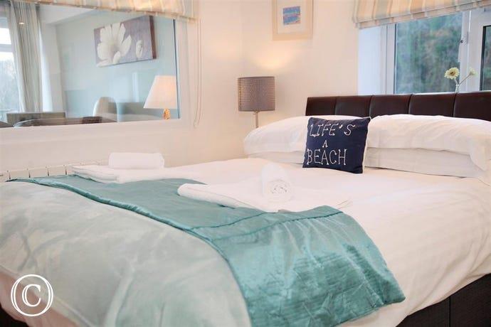6350737-9 301bbedroom4.jpg