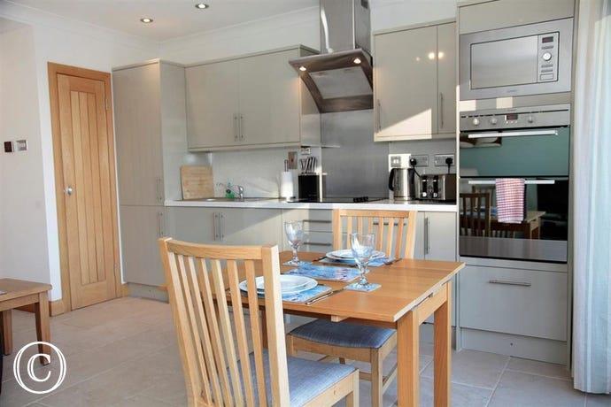 6350739-9 301bkitchen.jpg
