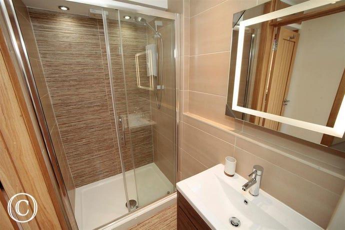 6350741-9 301bbathroom.jpg
