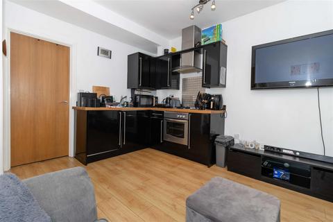 1 bedroom flat to rent, Lyndhurst Road, Worthing