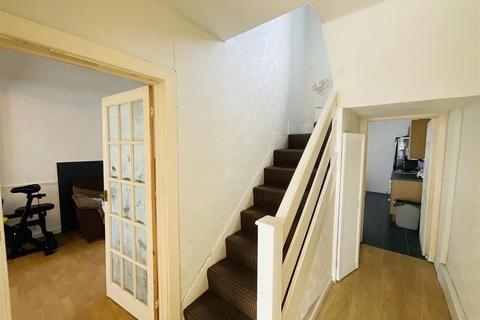 3 bedroom terraced house for sale, Pottery Place, Llanelli