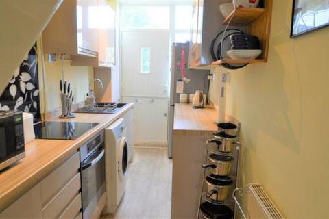 86 Valence Circus, Dagenham, RM8 3LX