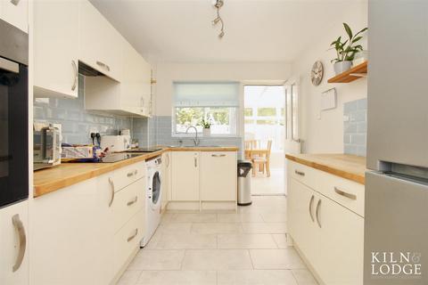 2 bedroom semi-detached house for sale, Burgundy Gardens, Basildon