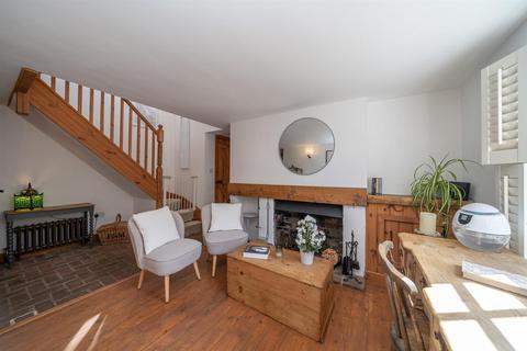 4 bedroom end of terrace house for sale, Dunstable Road, Studham, Bedfordshire, LU6 2QG