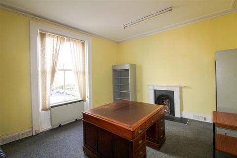 Property to rent, Princes Square, Harrogate