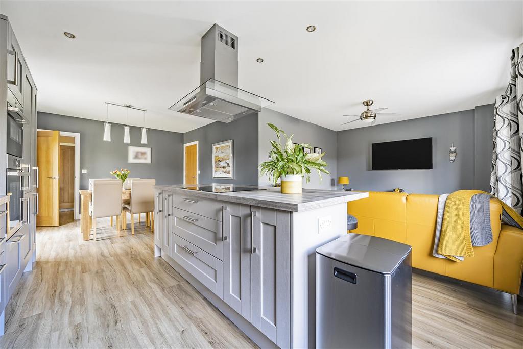Kitchen/living/dining room
