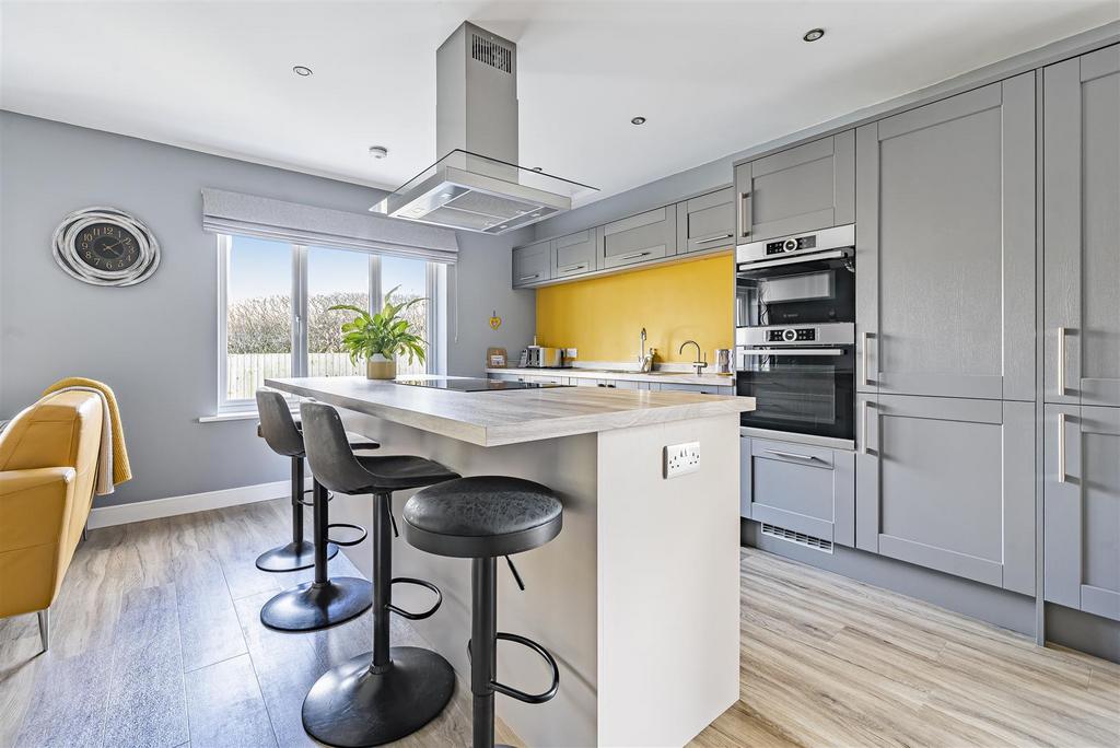 Kitchen/dining