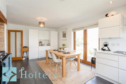 Rivendell, 3 Tai Cae Mawr, Llanwrtyd Wells, LD5 4RJ