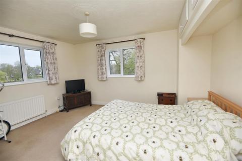 4 bedroom detached house for sale, Wavering Lane East, Gillingham