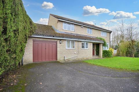 4 bedroom detached house for sale, Wavering Lane East, Gillingham