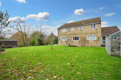 4 bedroom detached house for sale, Wavering Lane East, Gillingham