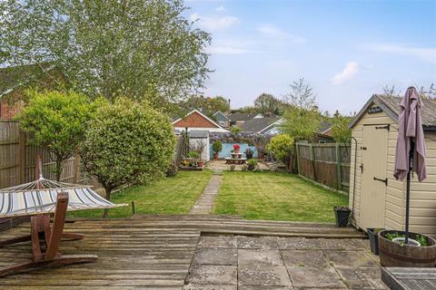 4 Blackberry Lane, Potterne, Devizes, SN10 5NZ