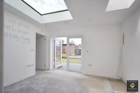 15 Grebe Close, Abbeydale, Gloucester, GL4 4XL