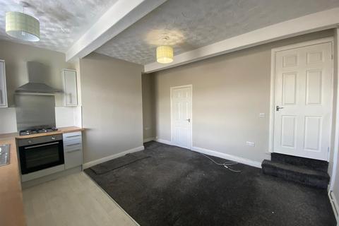1 bedroom terraced house to rent, Victoria Place, Moldgreen, Huddersfield