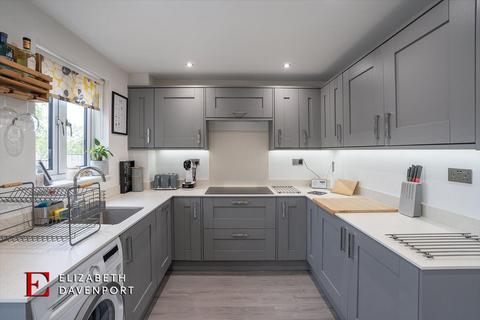 15 Greensward Close, Kenilworth, CV8 2SG