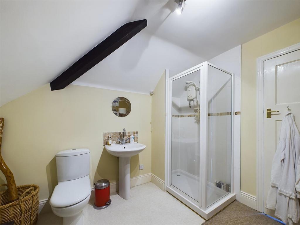 Top en-suite 2.jpg