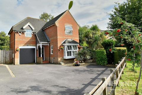 3 bedroom detached house for sale, St Cleeve Way, Ferndown, BH22