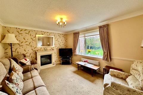 2 bedroom flat for sale, Caburn Close, Scarborough