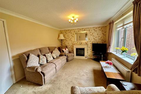 2 bedroom flat for sale, Caburn Close, Scarborough