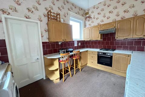 3 bedroom flat for sale, Springhill Road, Scarborough