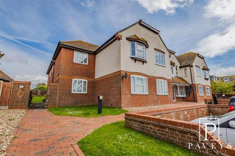 2 bedroom apartment for sale, Louise Close, Walton On The Naze