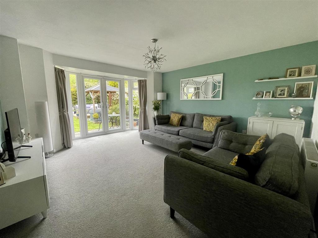 Silverwood Road, Woolley Grange, Barnsley S75 5RU 5 bed detached house