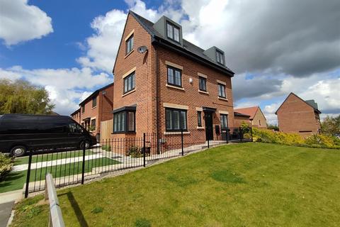 4 bedroom detached house for sale, Bretton Way, Barnsley, S71 2GJ