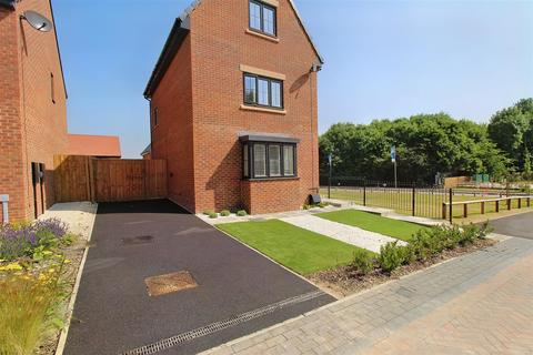 4 bedroom detached house for sale, Bretton Way, Barnsley, S71 2GJ