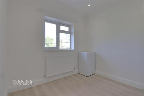 1 bedroom in a house share to rent, Perivale, UB6