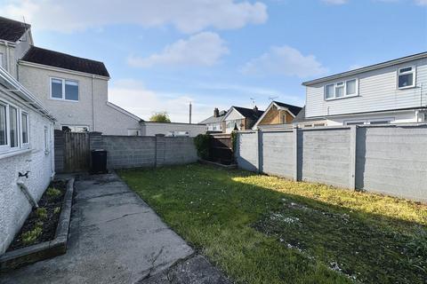 3 bedroom bungalow to rent, Columbia Road, Bournemouth