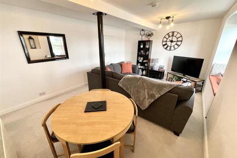 2 bedroom flat for sale, West Bank, Sutton Bridge, Spalding