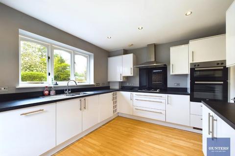 4 bedroom detached house for sale, Manor Park Drive, Finchampstead