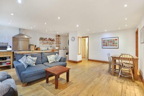 4 bedroom flat for sale, Mary Datchelor Close, London, SE5