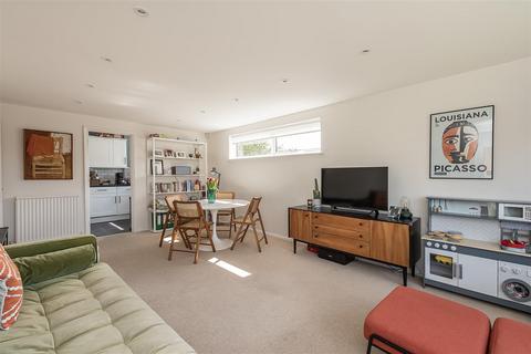 2 bedroom flat for sale, Beaumont Court, Milton Road, Harpenden
