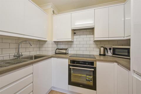 2 bedroom retirement property for sale, Mulberry Mead, Whitchurch