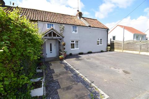 5 bedroom house for sale, Quiet backwater position in Easter Compton backing onto glorious farmland