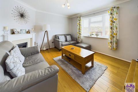 16 Nickleby Close, Rochester, ME1 2LE