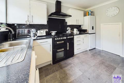 16 Nickleby Close, Rochester, ME1 2LE